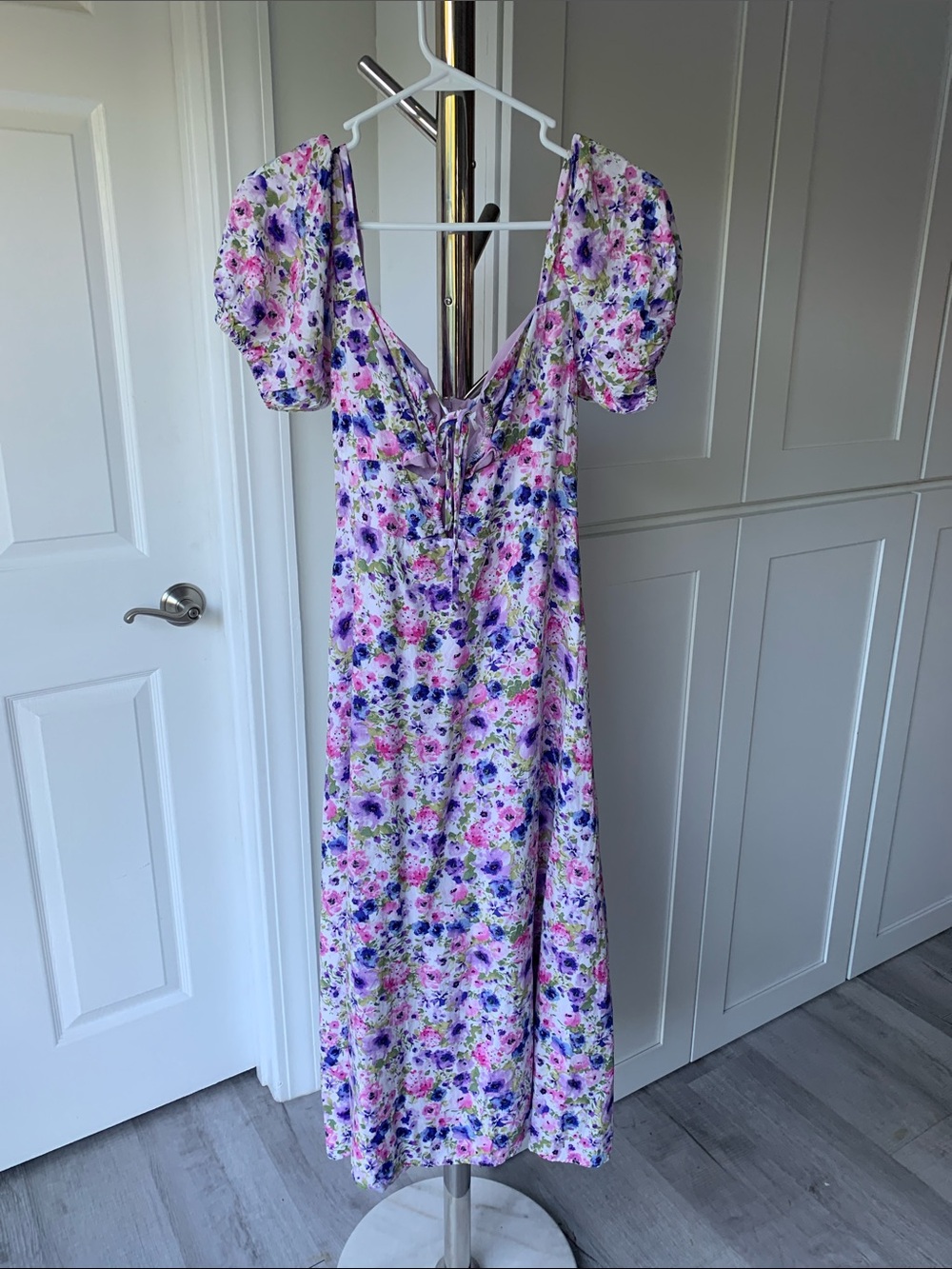 Astr Floral Midi Dress, Size S.